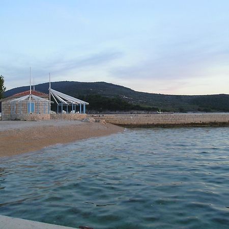 Apartmani Vitkovic II Cres Esterno foto