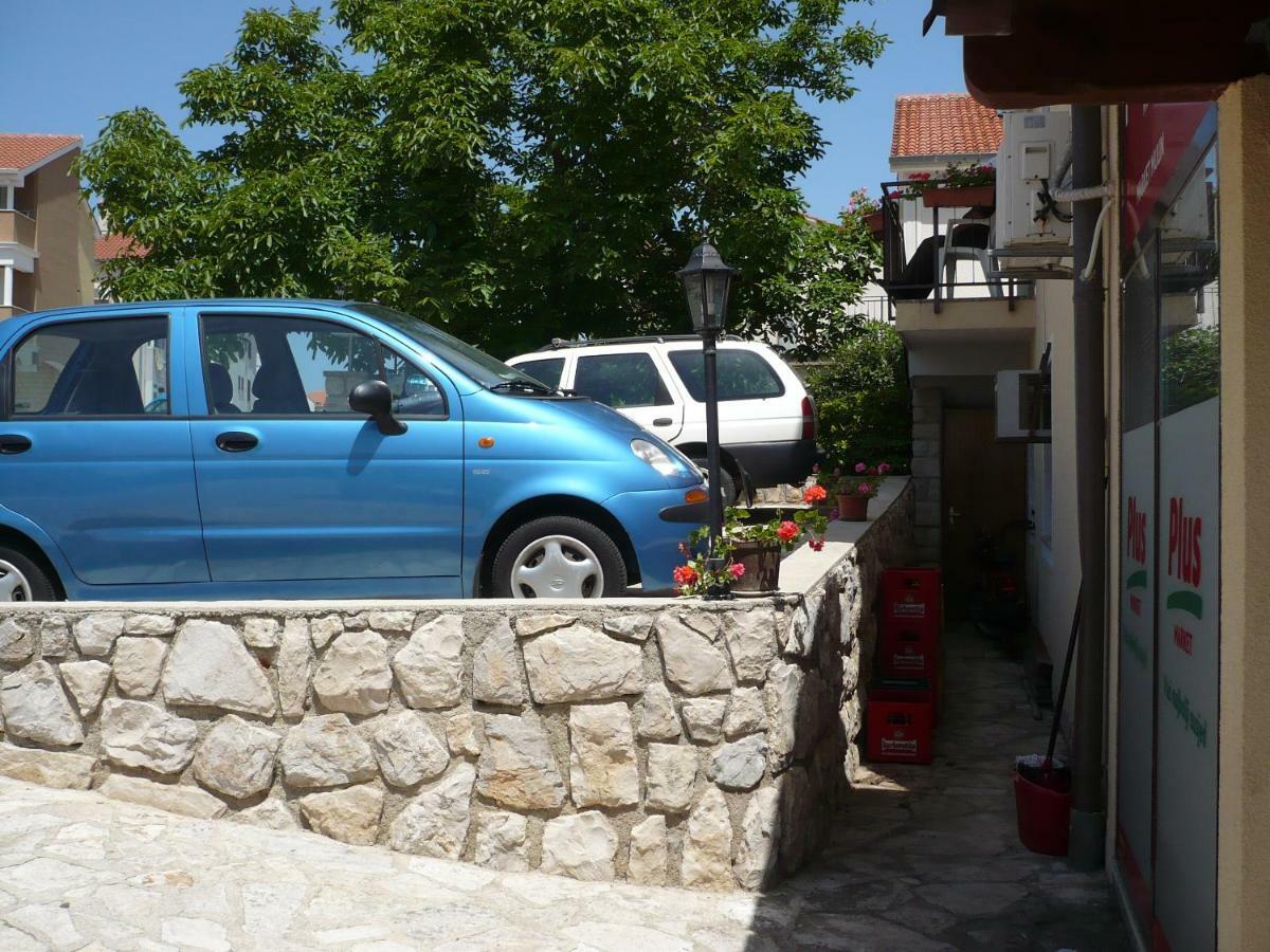 Apartmani Vitkovic II Cres Esterno foto