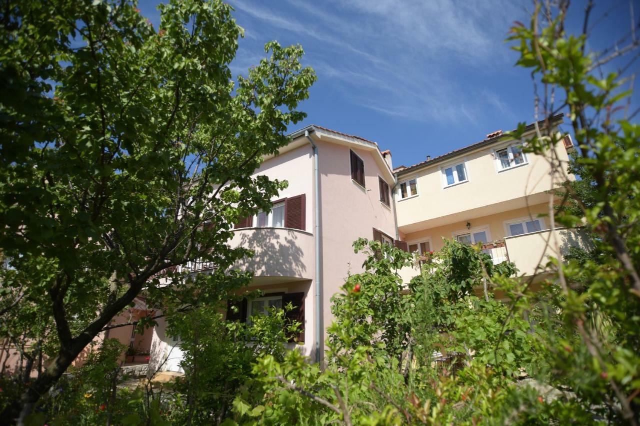 Apartmani Vitkovic II Cres Esterno foto