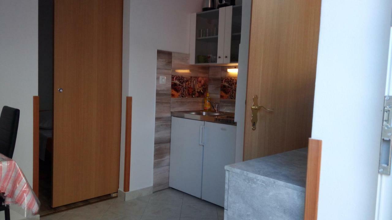 Apartmani Vitkovic II Cres Esterno foto