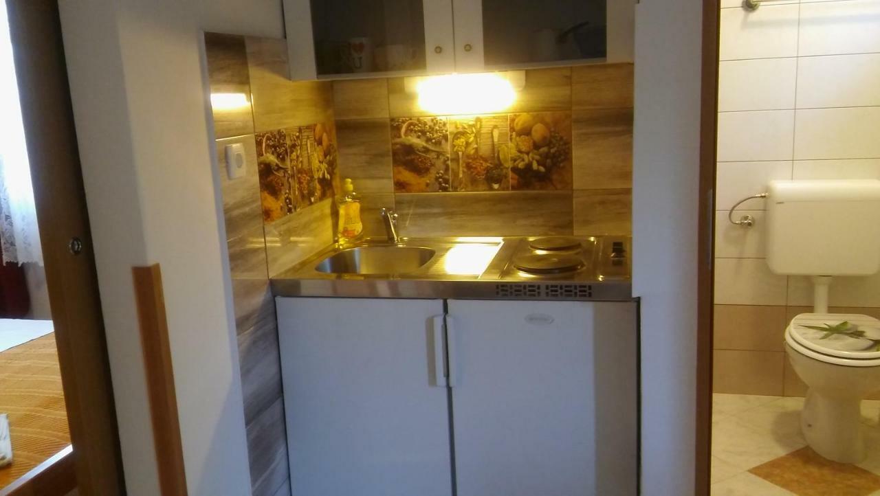 Apartmani Vitkovic II Cres Esterno foto