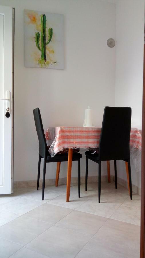 Apartmani Vitkovic II Cres Esterno foto